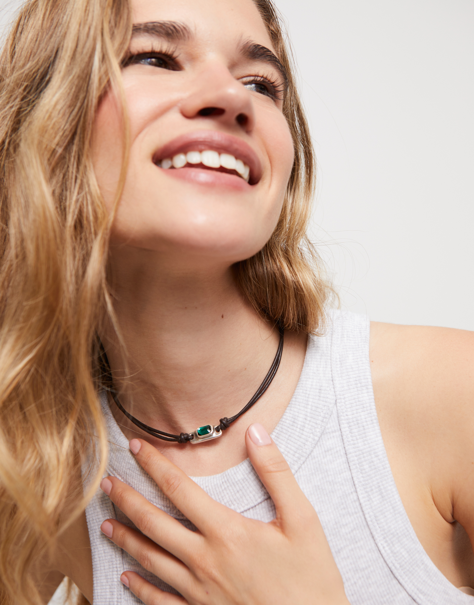 Collana in cuoio placcata argento sterling con cristallo verde, Argent, large thumbnail